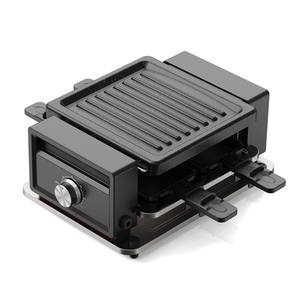 <span class=keywords><strong>Table</strong></span> de gril à <span class=keywords><strong>raclette</strong></span> d'intérieur électrique Cool Touch 8 casseroles à fromage Portable poignées en bois faciles à nettoyer détachables pour un usage domestique - Product Image 5