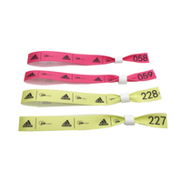Bracelets en satin polyester colorés pour événements, article promotionnel de haute qualité par sublimation