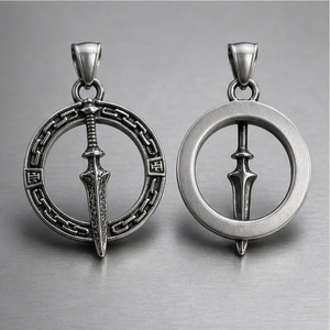 Yunnique Collier avec pendentif épée en acier titane pour homme, design géométrique, pendentif unique 3x60 cm - Product Image 4