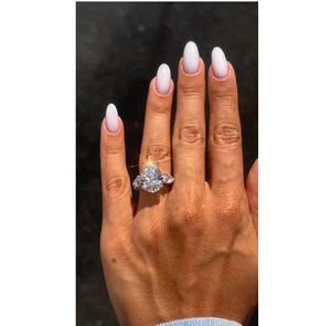Bague de Fiançailles de Luxe en Diamant de Laboratoire Poire 10 carats, Or Jaune 14K, Certifiée IGI, Bijou Fin pour Mariage ou Promesse, Cadeau Idéal - Product Image 1