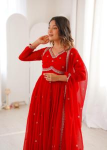 Vestido Kurti Anarkali de Georgette Suave Más Vendido para Mujer, Estilo Moderno de Fusión Tradicional para Festivales y Ceremonias de Boda - Product Image 6