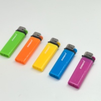 Haute Qualité Mini Maxi BI J2/J2 Briquet À Gaz Rechargeable Design Classique Camping Cigarette Flint Briquet Plateau 50 En Gros En Plastique