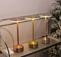 Lampe de table LED minimaliste moderne nordique, lumière d'ambiance, design métallique pour chambre à coucher, salon, bureau