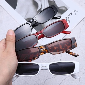 Lunettes de soleil <span class=keywords><strong>tendance</strong></span> personnalisées pour femmes, haute qualité, style funky, noires, 2026 - Product Image 1