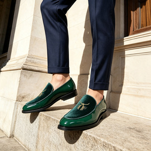Mocassins brodés décontractés et légers pour hommes, grandes tailles, vente en gros d'usine - Product Image 6