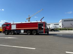 HOWO 8x4 Nouveau type <span class=keywords><strong>camion</strong></span> de pompiers diesel/véhicule de sauvetage d'urgence, équipé d'un dispositif de pompage diesel - Product Image 3