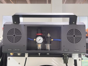 Máquina de Soldadura Láser 4 en 1 de 3000W, Limpiador de Hierro y Acero Portátil con Fuente Max y Raycus y Refrigeración por Agua, Rango de Potencia de 1500W-2000W - Product Image 5