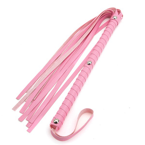 แส้หนังวัสดุ PVC แบบสามตะปู แส้สำหรับการลงโทษแบบ BDSM ของเล่นกระตุ้นสำหรับผู้ใหญ่ - Product Image 1