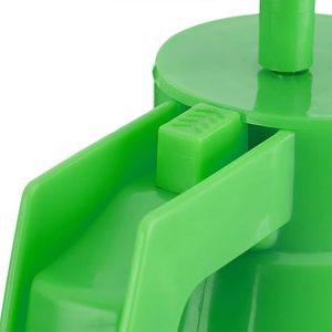 Pulverizador de Jardín a Presión de 2 Litros con Válvula Ajustable para Plantas y Uso en Exteriores - Product Image 4
