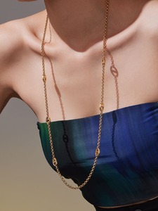 Collier de luxe léger Super Flash Pig Nose Niche Chaîne de chandail empilable pour femmes tempérament à la mode - Product Image 5