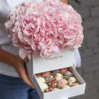 Invitation de fête de luxe de couleur personnalisée faveurs emballage de logo de chocolat de mariage sucré boîtes cadeaux carrés magnétiques de bonbons en gros