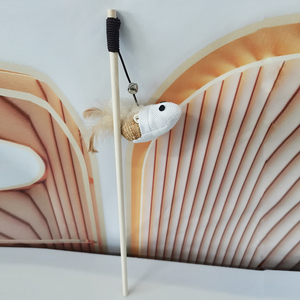 Factory Supply Umwelt freundliche Katze Teaser Stick Lustige interaktive Holz Haustier Spielzeug für Kätzchen Teaser Feder spielzeug - Product Image 4