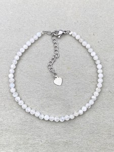 Pulsera de Piedra Lunar Arcoíris, Joyería Delicada con Piedras Preciosas, Cuentas Microfacetadas, Pulsera de Cristal, Joyería Minimalista, Pequeñas Piedras Preciosas - Product Image 3