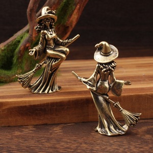 Figura <span class=keywords><strong>de</strong></span> Bruja <span class=keywords><strong>de</strong></span> Metal Hecha a Mano, con Nombre y Mensaje Grabados Personalizados, para Decoración del Hogar o Regalo - Product Image 2