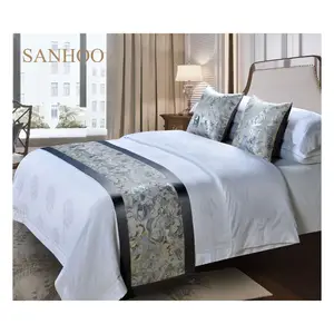 SANHOO Customised Hilton Hotel Bedrunner Hotel Bedroom Sets Embroidery Hospital Comforter