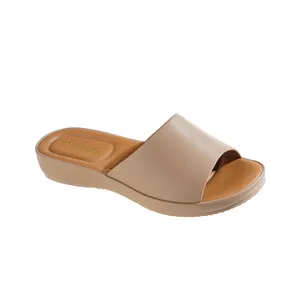 ODM OEM neue Modelle 2024 Aopiya Großhandel individuelle Kunstleder-Sandalen für Frauen flache Schuhe individuelle Hausschuhe