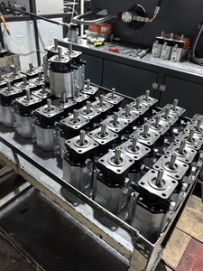 อะไหล่เครื่องจักรกลการเกษตร ปั๊มไฮดรอลิก แรงดันสูงสุด 20mpa ปั๊มเกียร์ขวาสำหรับเครื่องเก็บเกี่ยว - Product Image 3