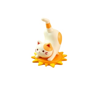 Estatua de Gato de Poliresina Personalizada, Posición de Salto Divertida sobre Base Solar, Adorno de Escritorio Alegre, Regalo para Compradores de EE. UU. y Europa - Product Image 1