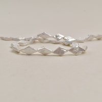 Perles en nacre naturelle blanches irrégulières en forme de croix de diamant, accessoires de bijoux DIY