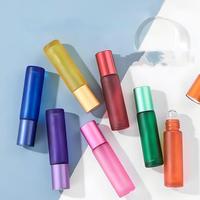Flacon roll-on 10 ml personnalisé en verre lisse coloré, imprimé sérigraphié, effet œil de tigre, pour parfums