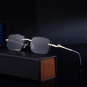 แว่นกันแดดไร้กรอบใหม่สำหรับผู้ชายกรอบโลหะเลนส์พีซียูวี 400 ป้องกันคลาส 2 แว่นกันแดดสีดำดีไซน์แฟชั่น - Product Image 3