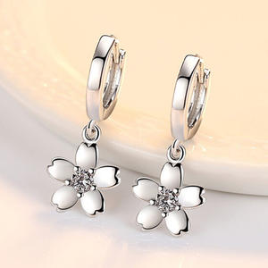 MT SIS.GOD TT Boucles d'oreilles en forme de fleur plaquées argent et zircon pour femmes, joli cadeau de bijoux - Product Image 4