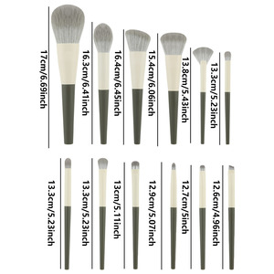 Nouvel ensemble de 12 pinceaux de maquillage portables de voyage en fibres synthétiques de haute qualité avec manche en plastique souple pour poudre libre, blush et contour - Product Image 2