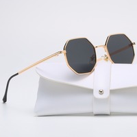 Nouvelles lunettes de soleil pour hommes, style classique rétro, monture métallique polygonale, verres UV400