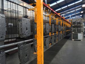 Piezas de vehículos Equipo de línea de recubrimiento electroforético Línea de recubrimiento en polvo Solución de pavo <span class=keywords><strong>Pintura</strong></span> Línea de recubrimiento electrónico electrostático - Product Image 6