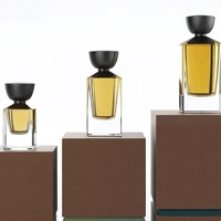 Flacon de parfum personnalisé de luxe, flacon de parfum en verre carré à fond épais, flacon pulvérisateur avec boîte d'emballage