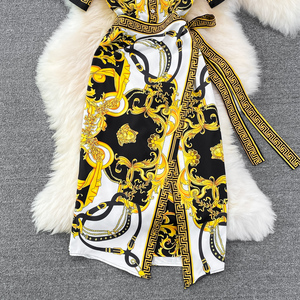 Sommerliches Rundhals-Kurzarmkleid mit Print und Asymmetrischer A-Linie - Product Image 3