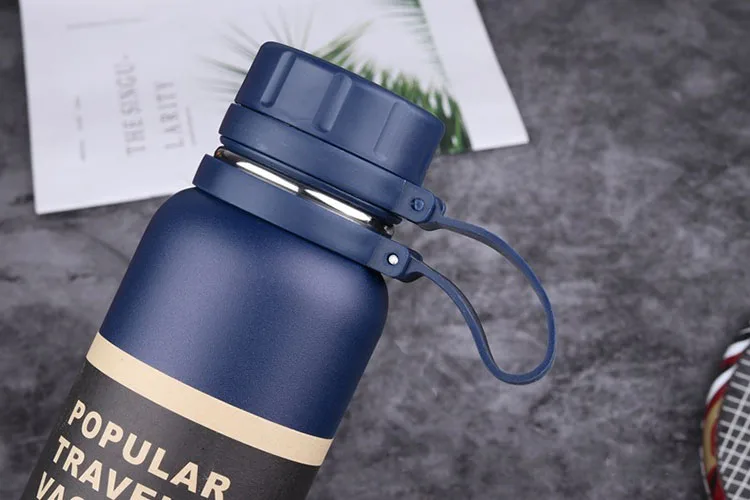 2021 m. Naujas pritaikytas sportinis vandens butelis su nerūdijančio plieno vandens buteliu su izoliuotu logotipu
