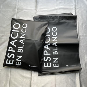 Enveloppes en polyéthylène mat de qualité supérieure - Sacs d'expédition personnalisés noir et blanc pour vêtements et marchandises - Product Image 4
