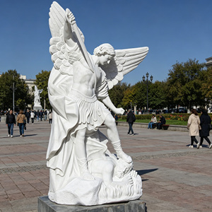 Estatua de San Miguel Arcángel de Mármol Blanco de Tamaño Real para Decoración de Jardín, Iglesia y Uso Religioso en Exteriores - Product Image 1