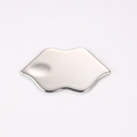 Plaque Gua Sha en forme de lèvres en acier inoxydable 304, massage incurvé, favorise la circulation sanguine, améliore l'absorption du sérum, dispositif réutilisable