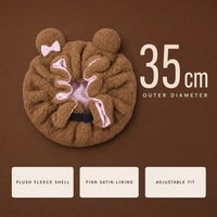 Bonnet de nuit tendance en satin à double couche avec sangle élastique réglable et nœud en peluche pour femmes – Vente en gros personnalisée
