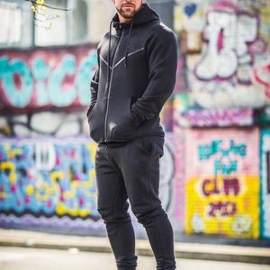 Survêtements et ensembles de jogging en polaire personnalisés pour hommes - Vêtements de sport antibactériens et durables - Product Image 6