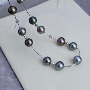 18K oro materiale giapponese originale collana di perle Tahitian abbinato a spesse sfere d'oro incise in oro - Product Image 5