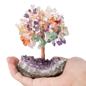 Figurines en mosaïque naturelle à 7 chakras en cristal et cube avec base en grappe d'améthyste Arbre d'argent Décoration de bureau Feng Shui - Product Image 2