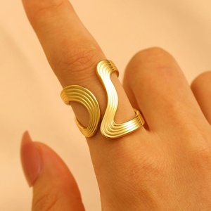 Anillos Ajustables de Joyería en Acero Inoxidable Bañado en Oro de 18K para Mujer, Anillo de Oro 18K Original y Moderno - Product Image 5