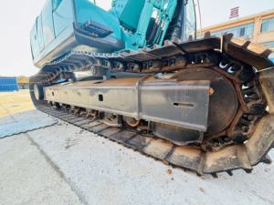 Excavadora de orugas de tamaño mediano usado Kobelco SK200 y SK210 capacidad de 20 toneladas con bomba de caja de cambios de motor Hino - Product Image 5