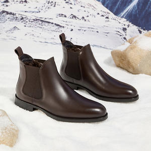 Bottes Martin en cuir de vachette à semelle épaisse, fermeture éclair latérale en cuir véritable, motifs sculptés à la main de style anglais - Product Image 2