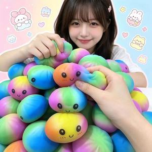 บอตู ขายส่ง ของเล่นบีบสควิชชี่รูปซาลาเปาเรนโบว์นุ่มนิ่ม ของเล่นบีบคลายเครียด - Product Image 1