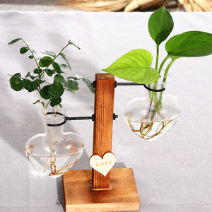 <span class=keywords><strong>Pot</strong></span> de fleur transparent décor à la maison plantes salon support Vertical <span class=keywords><strong>en</strong></span> bois Vase <span class=keywords><strong>en</strong></span> <span class=keywords><strong>verre</strong></span> hydroponique <span class=keywords><strong>en</strong></span> forme de coeur - Product Image 6