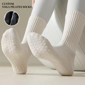 उच्च गुणवत्ता वाली कपास गुलाबी बैले पकड़ मोजे व्यक्तिगत कस्टम एंटी-स्लिप पिलेट्स लोगो के साथ योग मोजे - Product Image 1