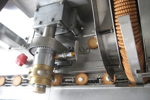 Machine à <span class=keywords><strong>sandwich</strong></span> automatique de remplissage de crème et de confiture à petite échelle avec convoyeur - Product Image 2