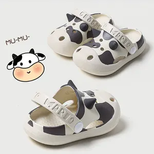 Takunya terlik bebek çocuklar tıkanma erkek özel sevimli inek ayakkabı açık stok rahat toptan çocuk sandaletleri kızlar sandalet çocuk