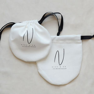 Pochette en velours à cordon personnalisée avec impression de logo, sac cadeau pour bijoux recyclable, faible MOQ, échantillon gratuit - Product Image 1