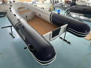 Bote Inflable Rígido con Casco de Aluminio REACHSEA UT360 Achilles Hypalon Color Gris Claro y Azul - Product Image 5