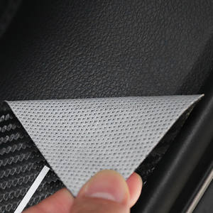 Autocollant <span class=keywords><strong>de</strong></span> voiture en fibre <span class=keywords><strong>de</strong></span> carbone en PU 60CM 40CM avec logo personnalisé pour <span class=keywords><strong>seuil</strong></span> <span class=keywords><strong>de</strong></span> <span class=keywords><strong>porte</strong></span> <span class=keywords><strong>de</strong></span> voiture - Product Image 3